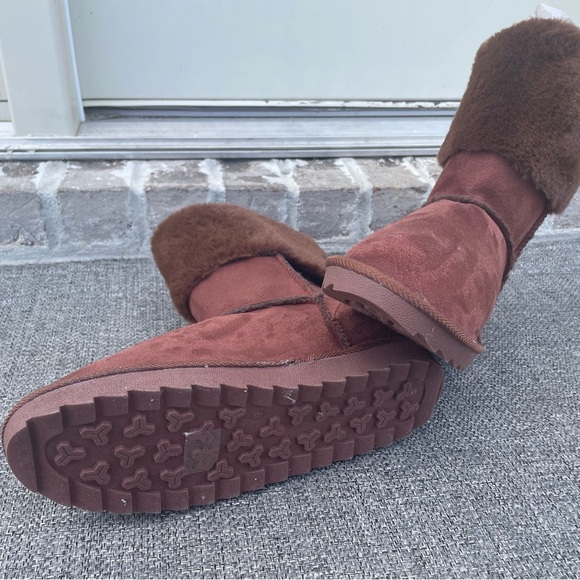 NYC ugg boots never been worn size9 - Picture 4 of 7